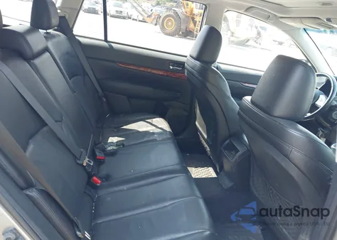 2011 Subaru Outback 2.5I Limited z USA, uszkodzony, nr VIN 4S4BRBKCXB3362111